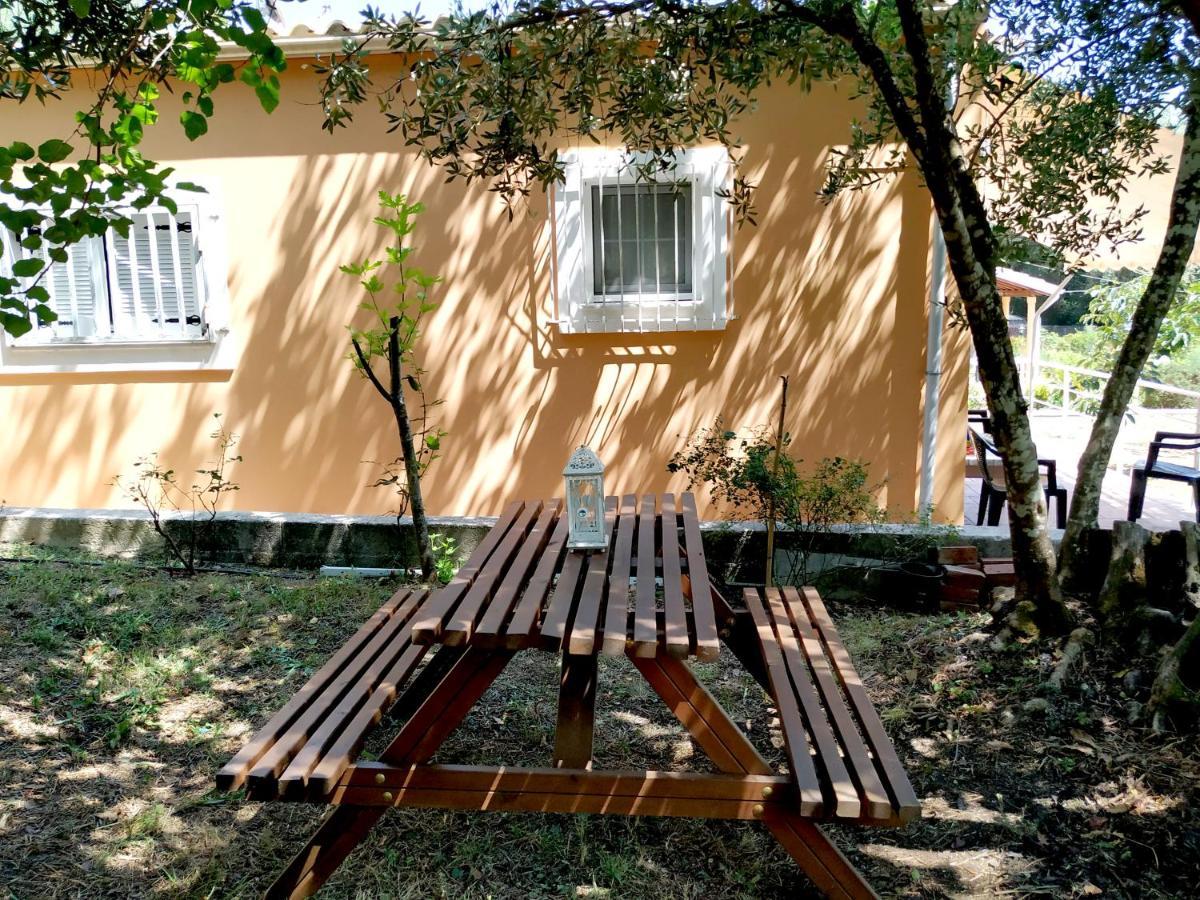 Family Holiday Apartment With Garden & Bbq Velonádes Esterno foto