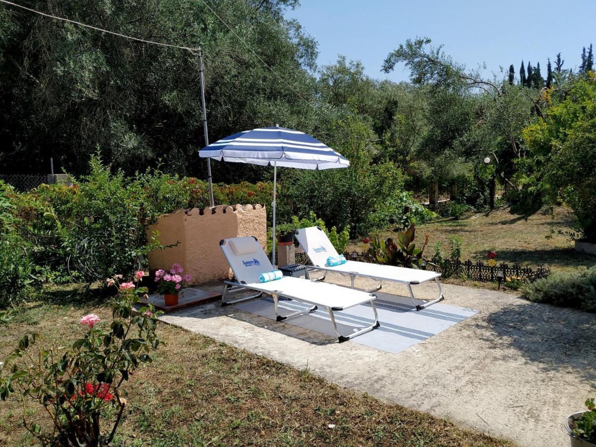 Family Holiday Apartment With Garden & Bbq Velonádes Esterno foto