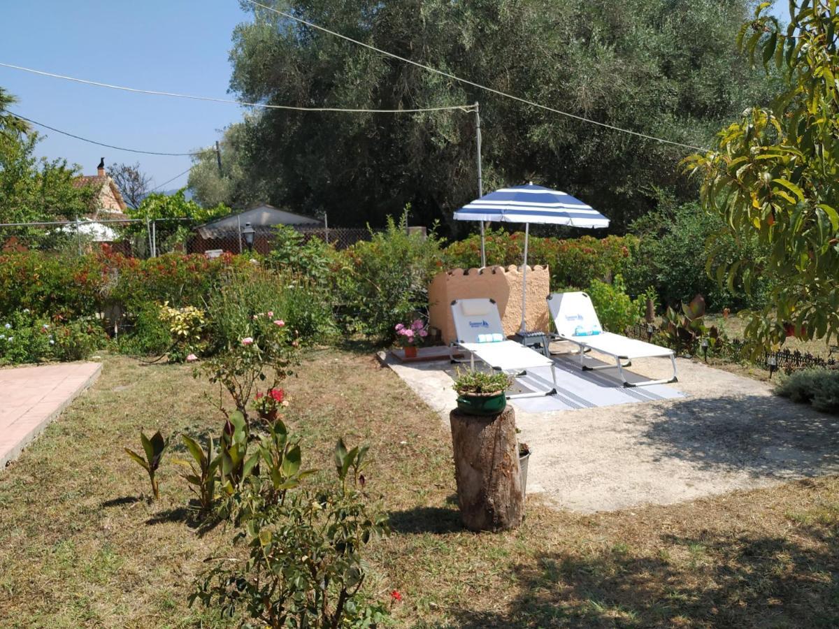 Family Holiday Apartment With Garden & Bbq Velonádes Esterno foto