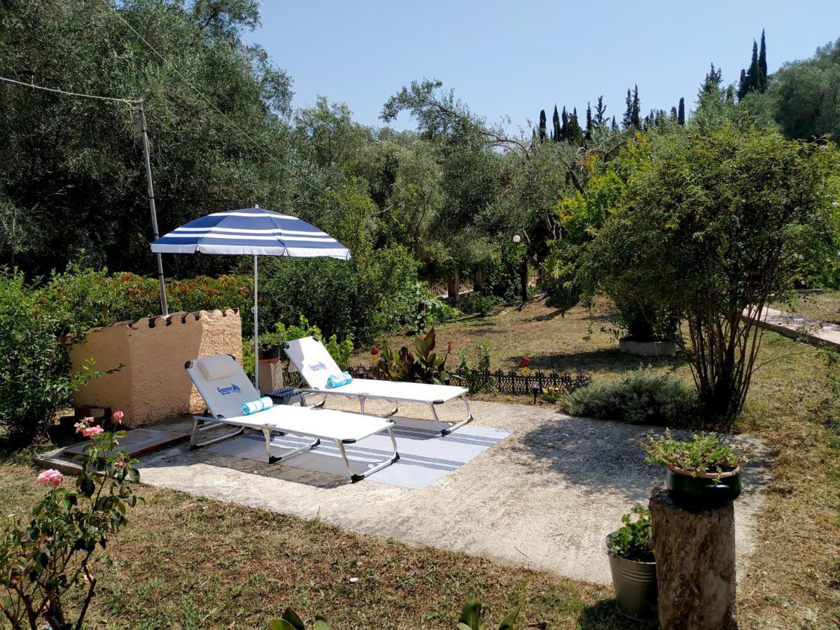 Family Holiday Apartment With Garden & Bbq Velonádes Esterno foto