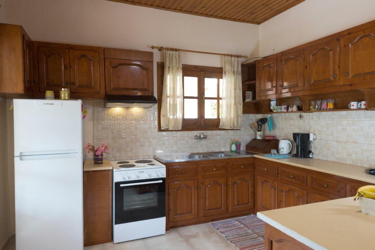 Family Holiday Apartment With Garden & Bbq Velonádes Esterno foto