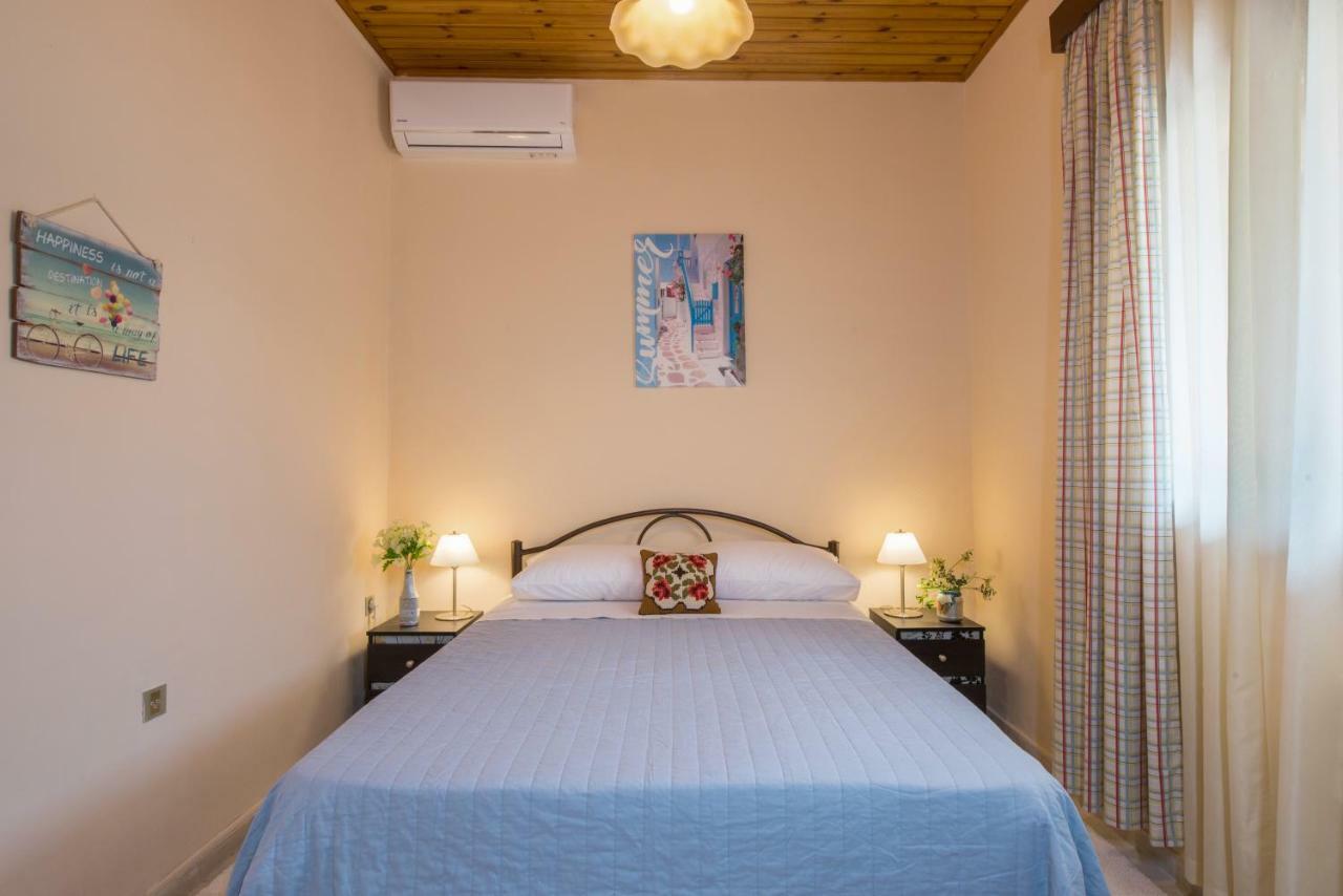 Family Holiday Apartment With Garden & Bbq Velonádes Esterno foto