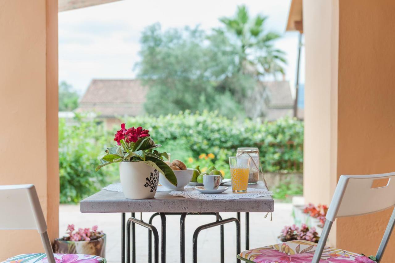 Family Holiday Apartment With Garden & Bbq Velonádes Esterno foto